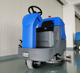 <b>停車場出入口有陡坡，可以用洗地機來打掃嗎？</b>